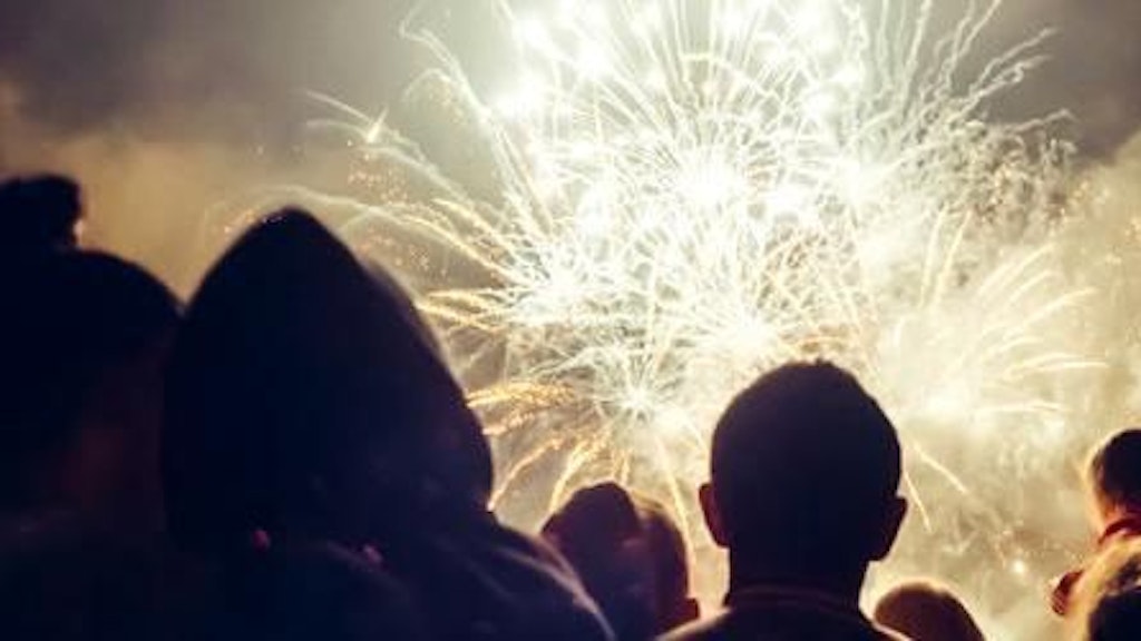 L'Administration fédérale des douanes est chargée de surveiller le respect des interdictions d'importation, d'exportation et de transit. Afin de protéger la population, elle doit ainsi contrôler que les prescriptions relatives à l'importation d'engins pyrotechniques sont respectées.