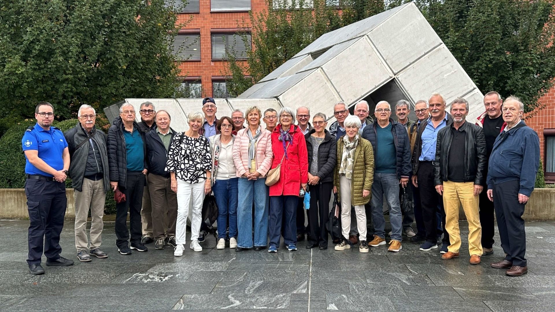 50 Jahre danach – die Klasse Jahrgang 1974 ist zurück auf dem Campus Liestal, begleitet von Richard Steiner, Chef Campus
