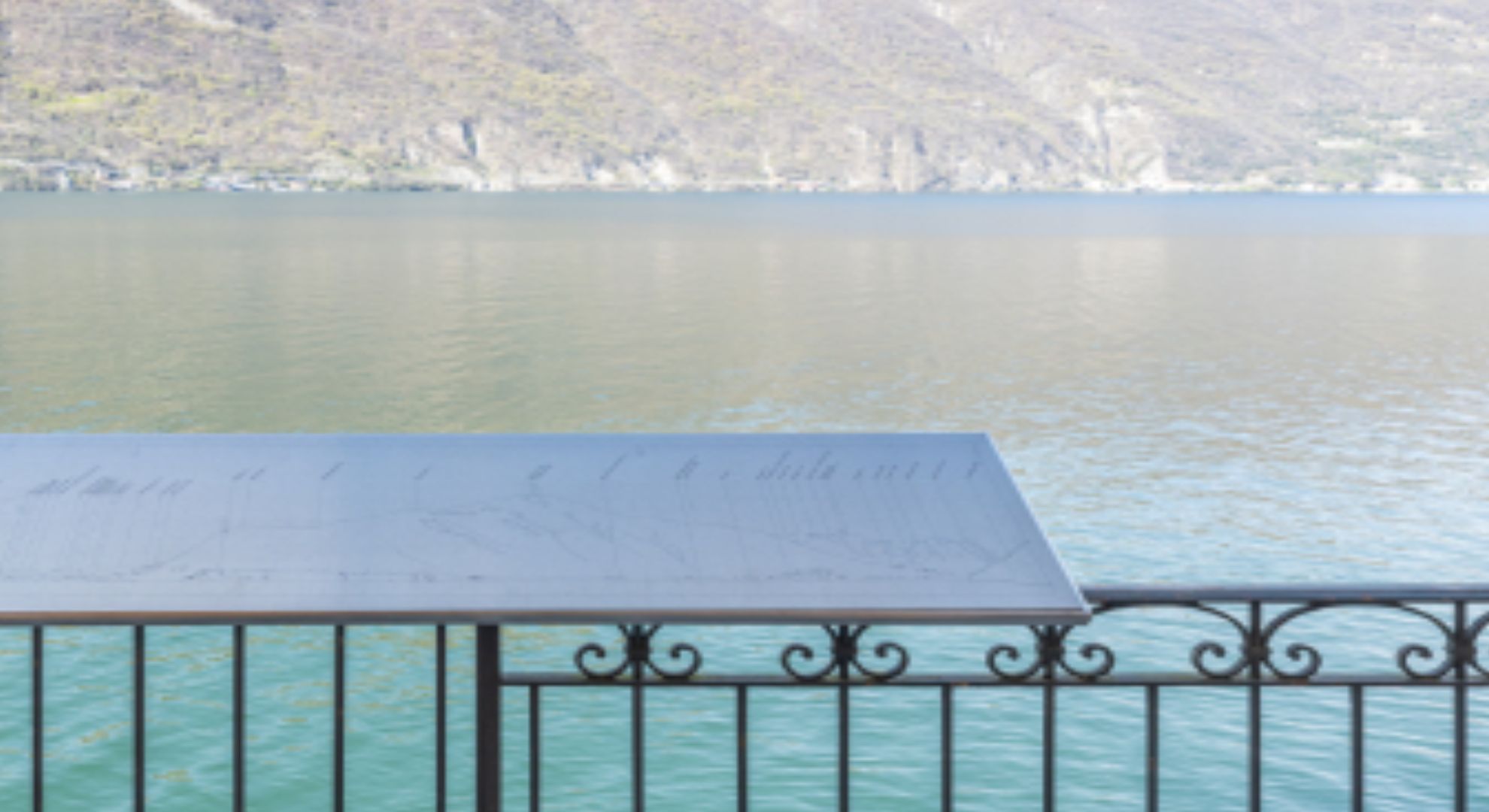 Bild des Luganersees aus der Terrasse des Zollmuseums