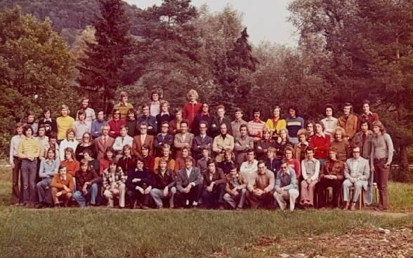 Il y a 50 ans - photo de groupe de la classe de 1974