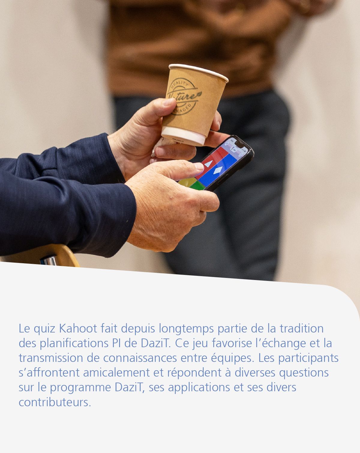 Le quiz Kahoot fait depuis longtemps partie de la tradition des planifications PI de DaziT. Ce jeu favorise l’échange et la transmission de connaissances entre équipes. Les participants s’affrontent amicalement et répondent à diverses questions sur le programme DaziT, ses applications et ses divers contributeurs.
