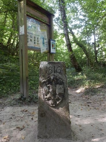 Il punto più a ovest della Svizzera, cippo di confine n. 1 del 1816 vicino a Chancy GE (tratto da «Chancy, il paese più a ovest della Svizzera» del 16 giugno 2020, Roman Dörr UDSC).